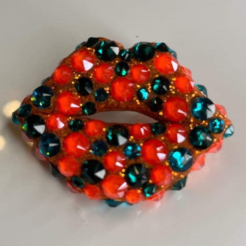 Rhinestone Kiss Lip Pin